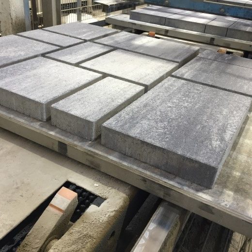 UPadvanced production pallet is succesfully used in Hess-Topwerk production line RH 1500 UPadvanced production pallet for vibropress